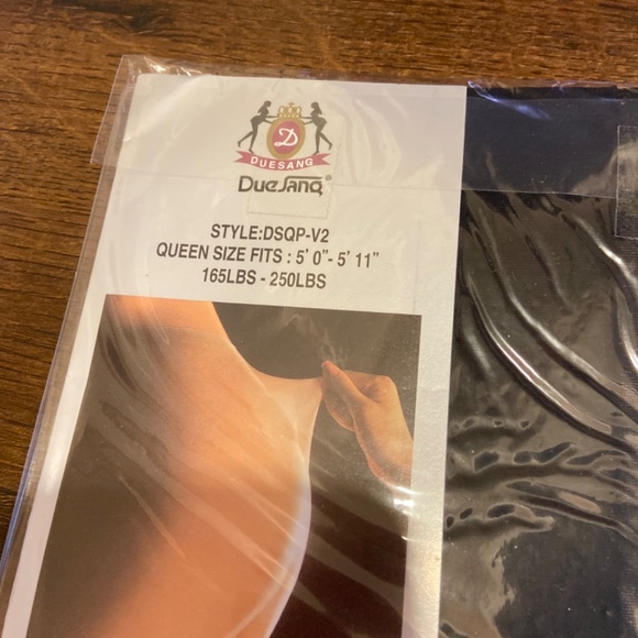 NEW ON PACKAGES 4 CONTROL TOP PANTYHOSE NYLONS HOISERY SZ XL QUEEN SIZE - Picture 3 of 5